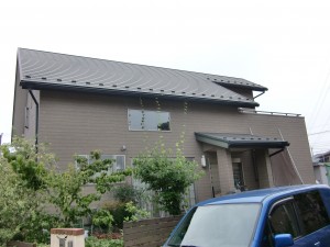 平屋建て風な2階建て住宅